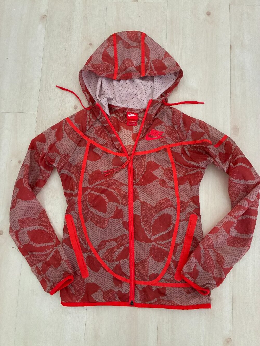 Nike Women's Vapor Running Jacket Red Hex Snake Camo Windbreaker Hooded XS 70488